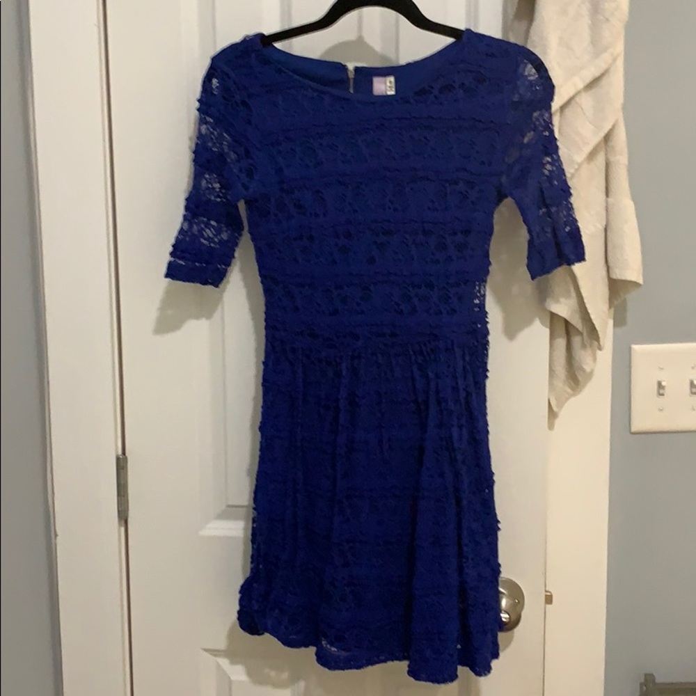 blue dress